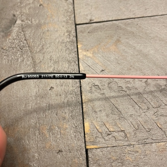 Children’s pink Ray Ban aviators - Picture 3 of 3